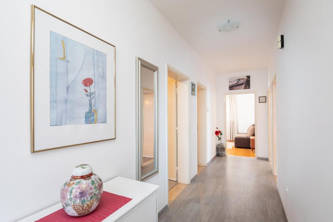 Seaside Apartment Blue Dugi Rat Exterior foto